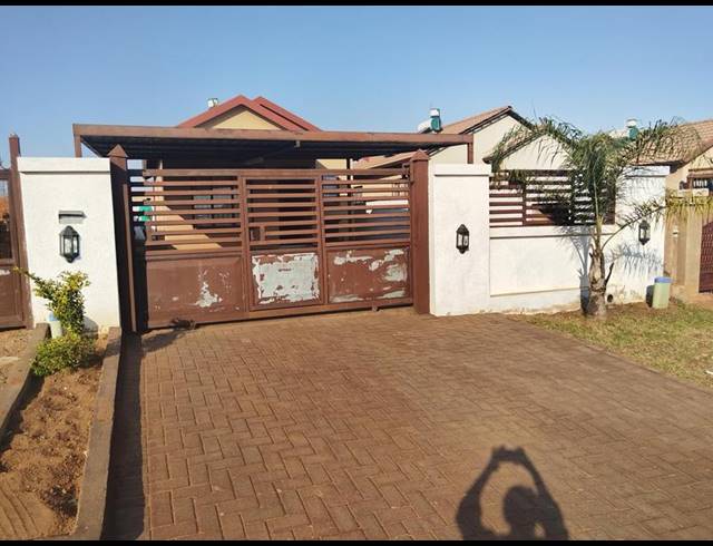 3 BEDROOM HOUSE FOR SALE IN SOSHANGUVE VV